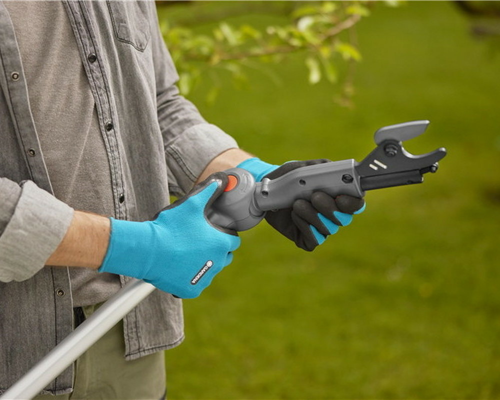 Coupe-branches highcut 250/18v p4a sur batterie - coupe ø 28 mm - l. 2557 mm