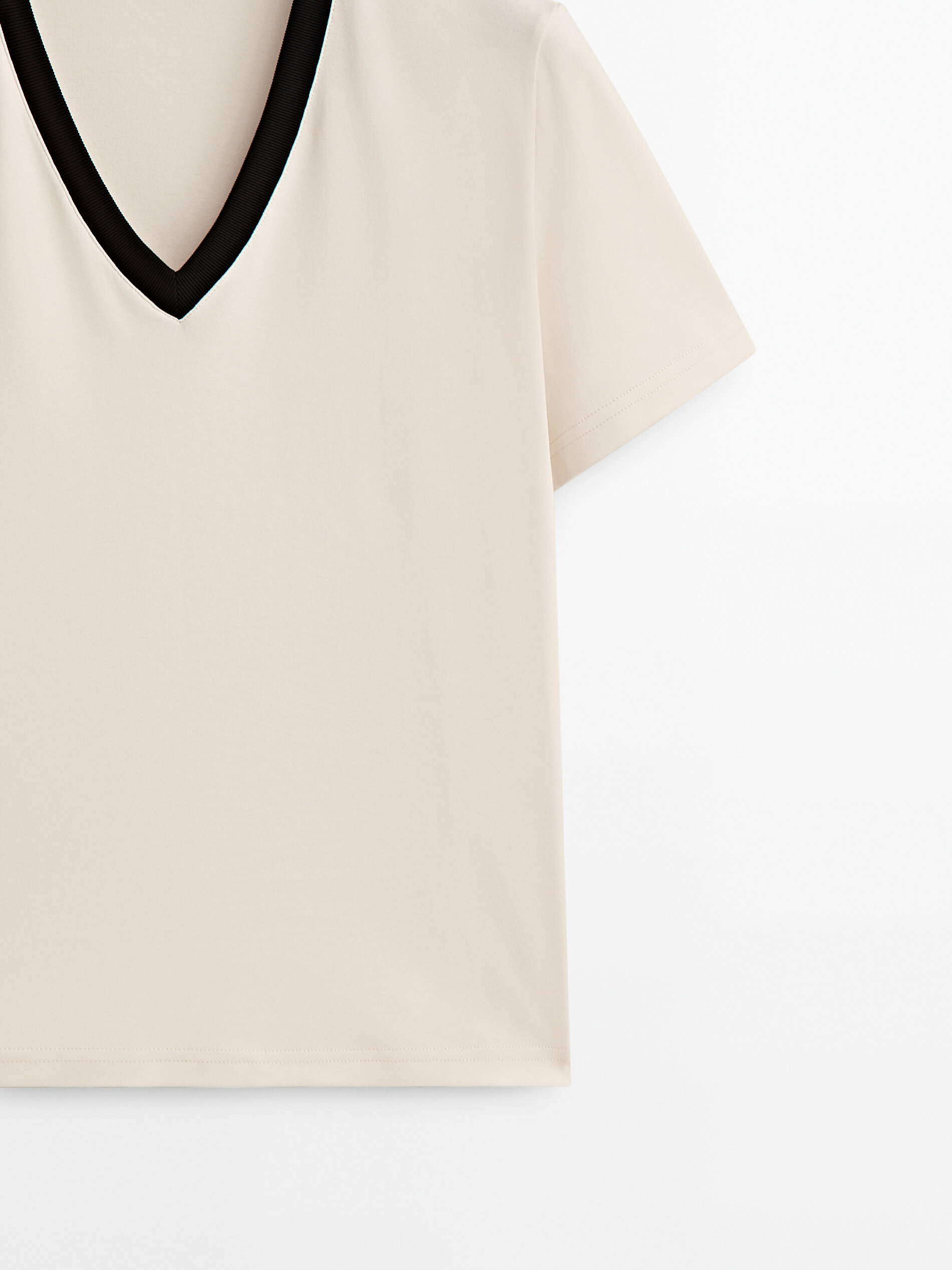 Camiseta com detalhes em algodão pico contrastante - RAW