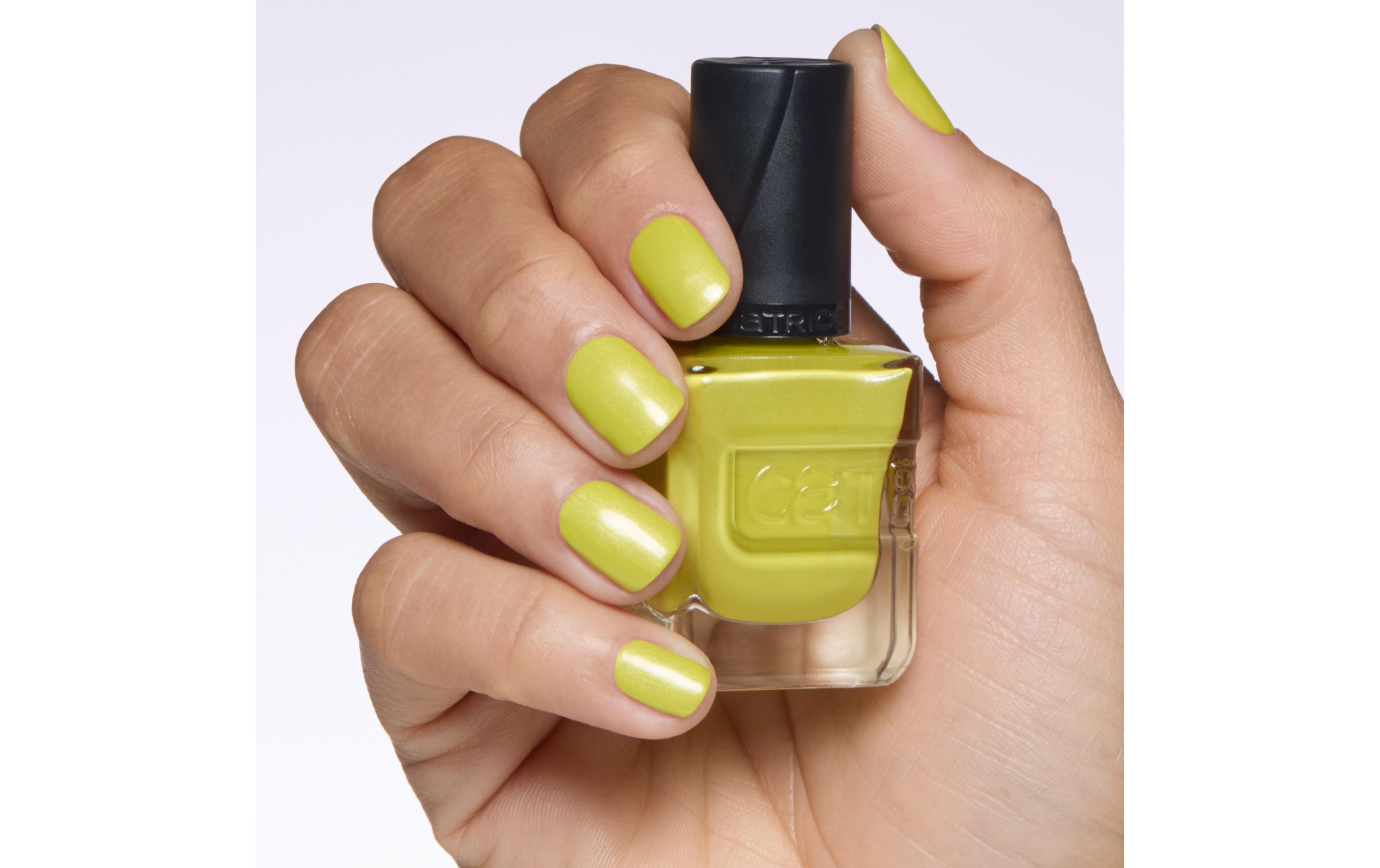 Nagellack Gel Affair 033 Youre The Lime To My TequilaLanganhaltender Gel-Nagellack in einem hypnotisierenden limettengrünen Farbton mit schimmerndem Perlmutt-Effekt