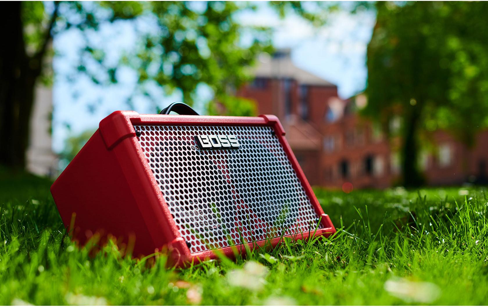 Combo CUBE Street II Rot<br>Batteriebetriebener Stereoverstärker, speziell für den Ausseneinsatz entwickelt