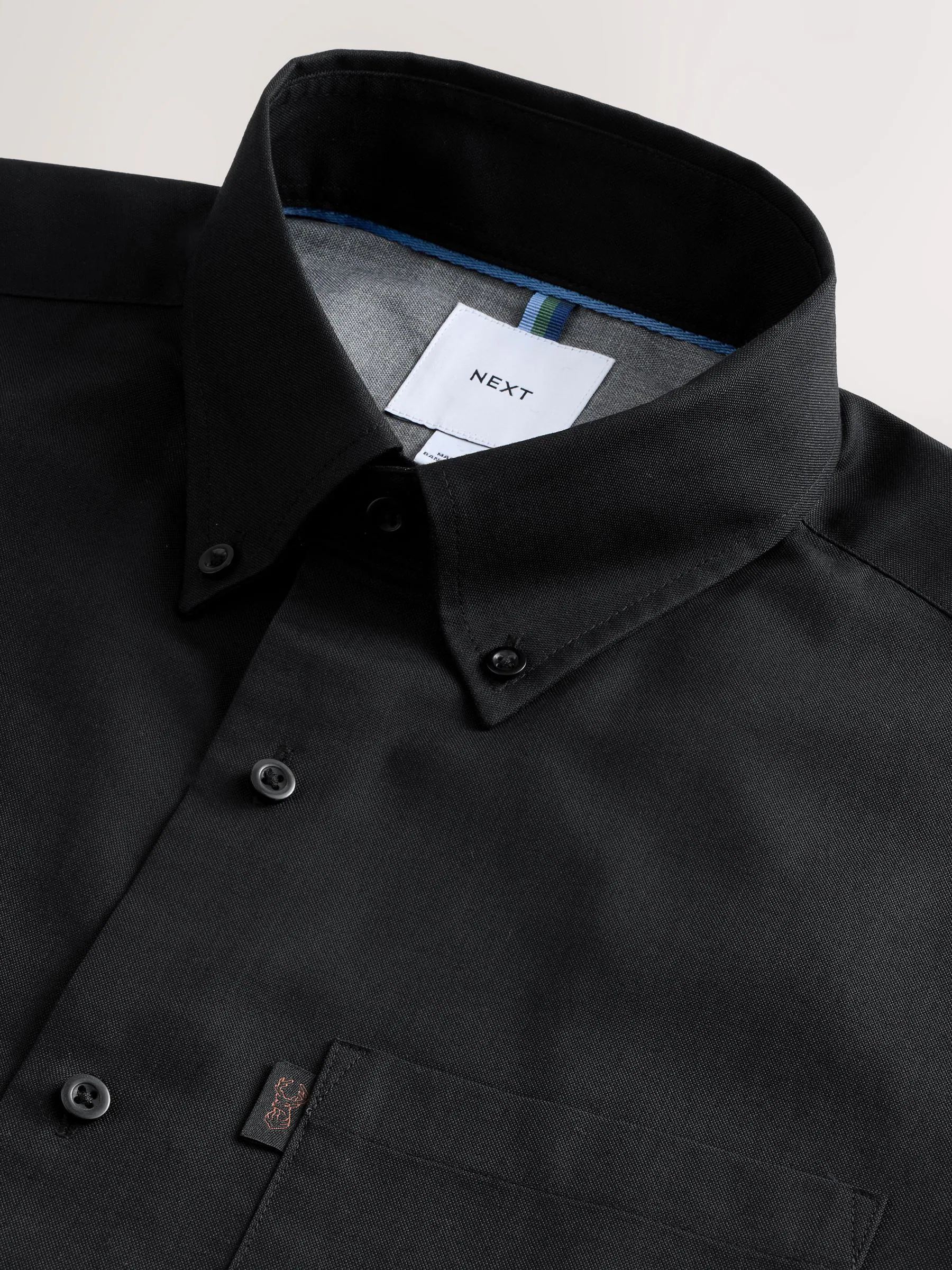 Zwart - Slim Fit - Gemakkelijk te strijken Oxford overhemd met doorlopende knopen