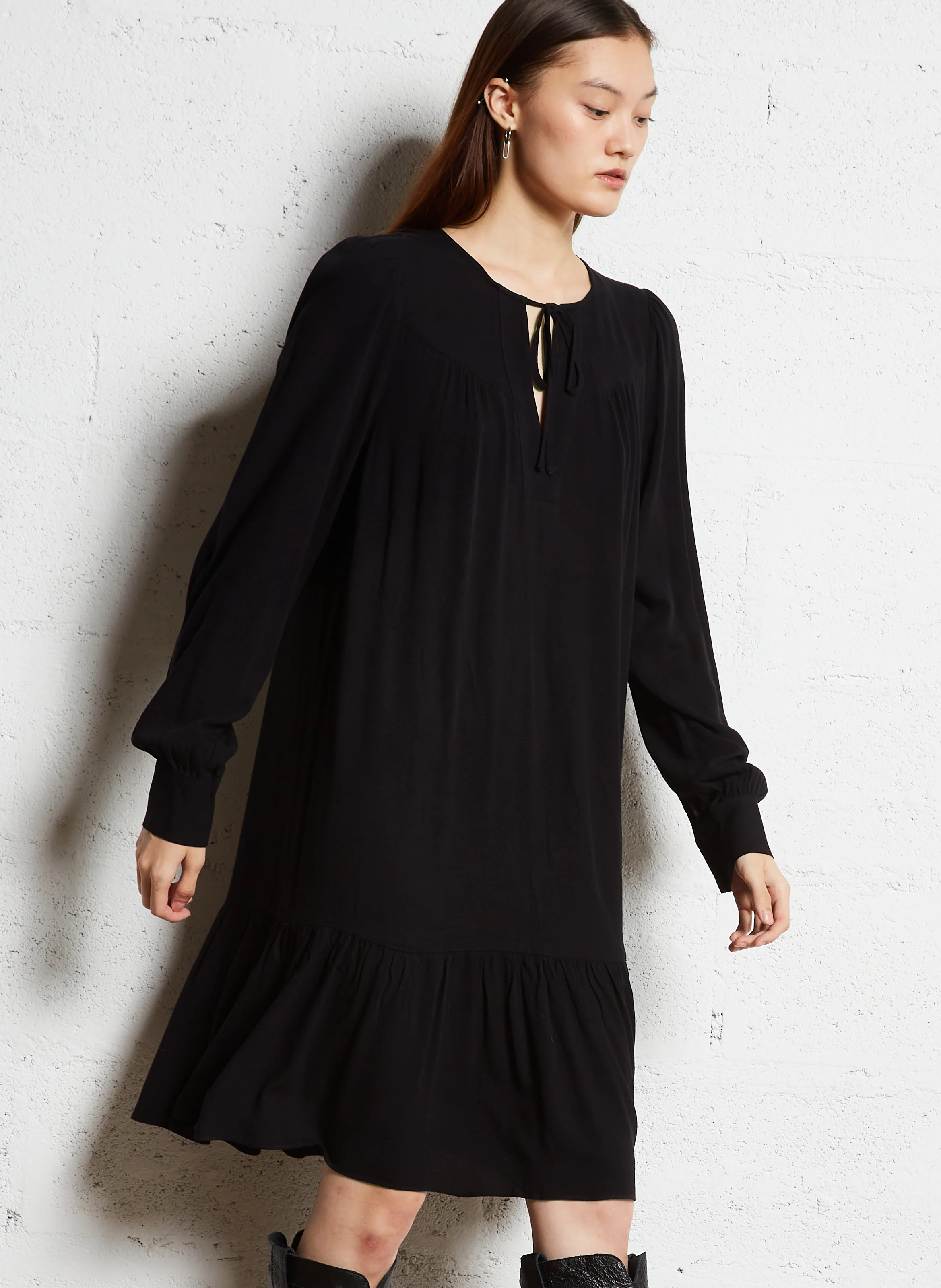ROLEANE - Robe courte à manches longues | Noir