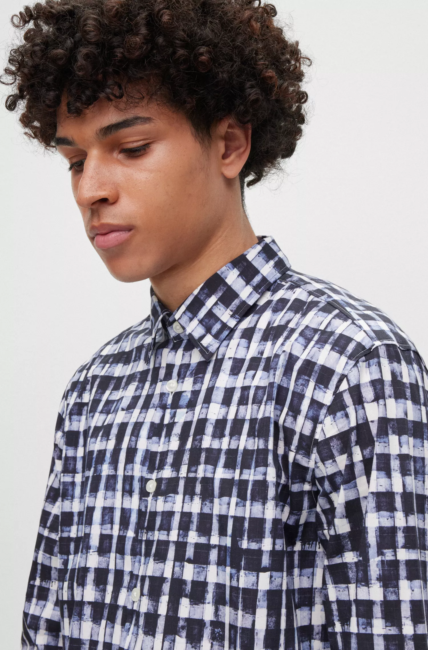 Camisa HUGO vermelha, corte slim, em algodão orgânico estampado com elastano.