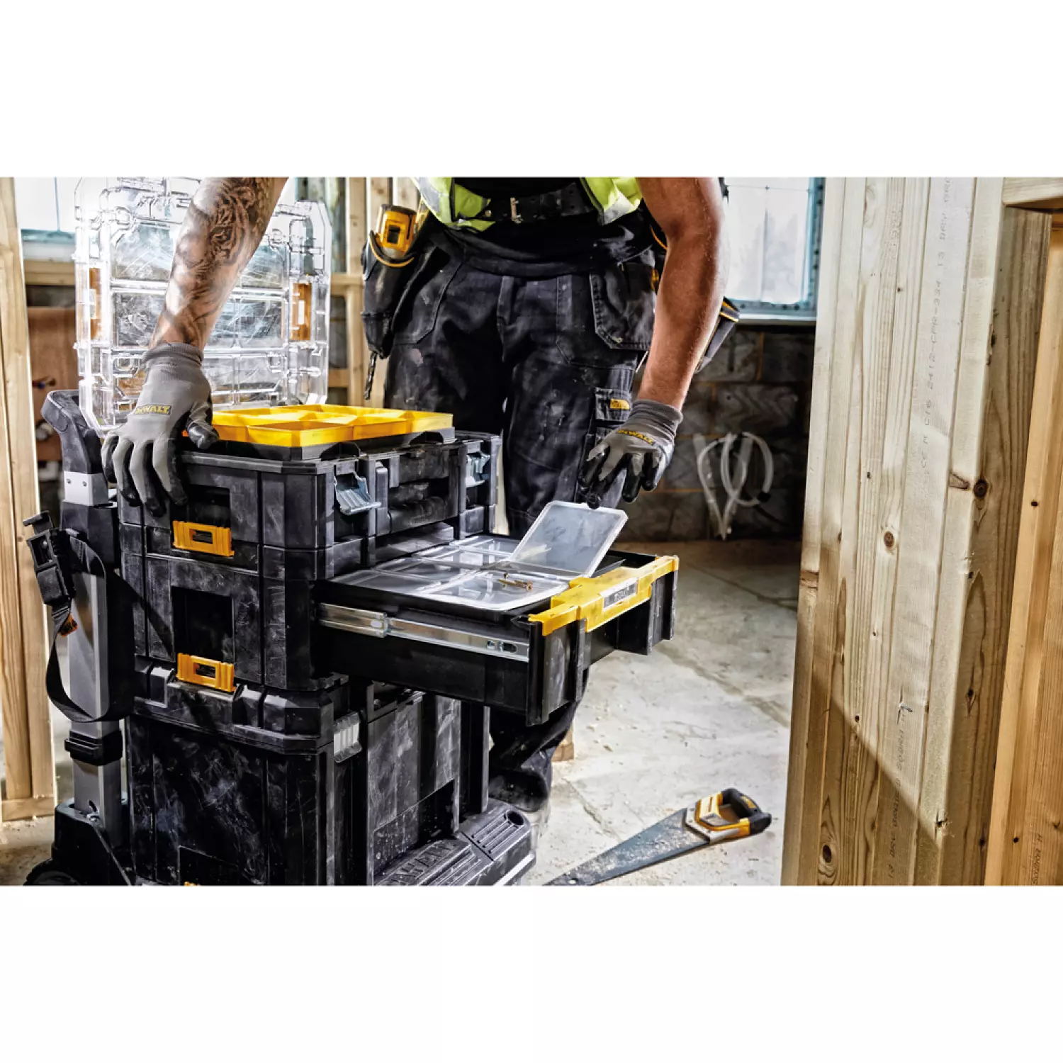 DeWALT DWST1-70705 TSTAK-Box III stevige gereedschapskoffer met diepe lade inclusief 6 bakjes