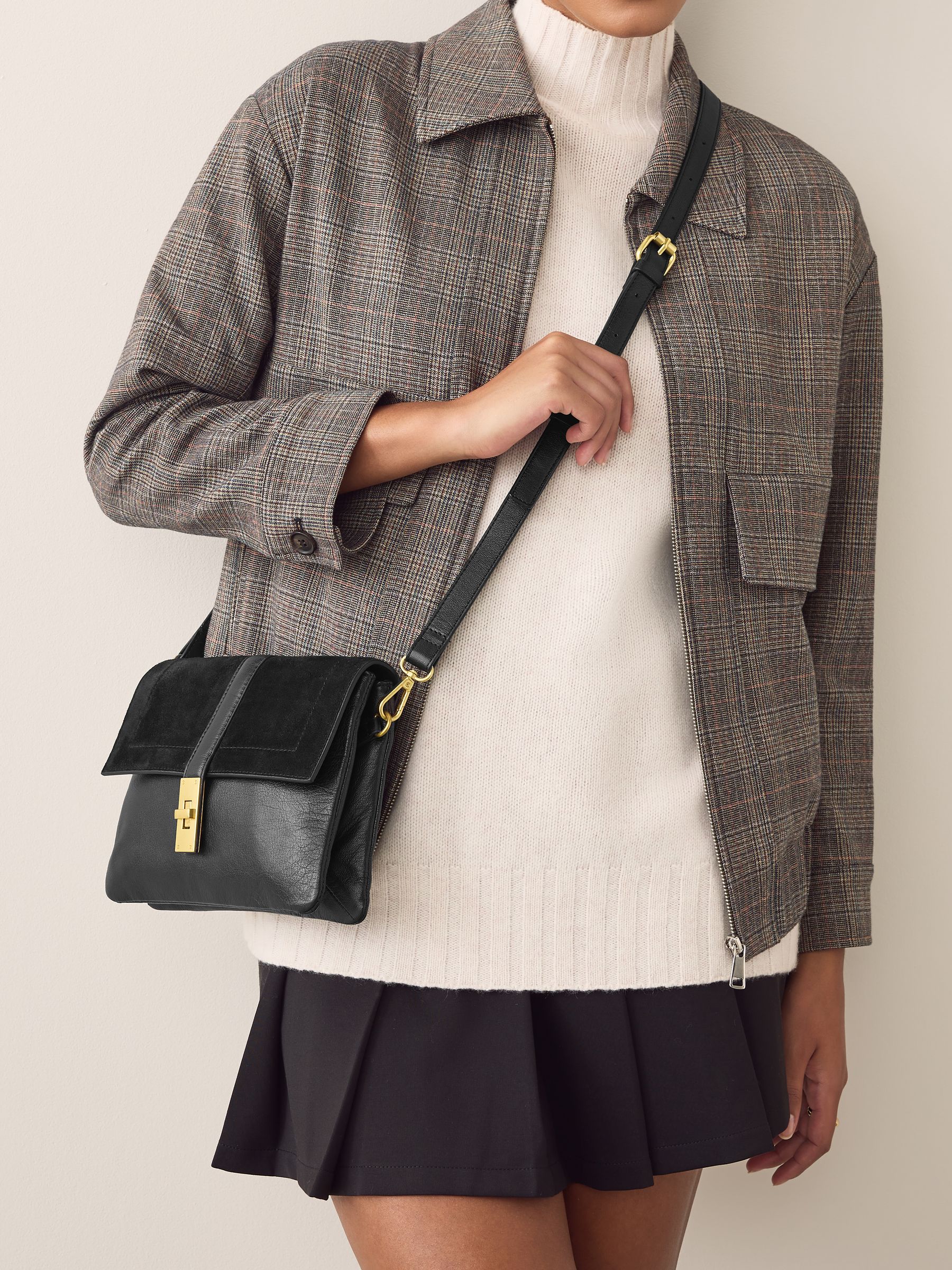 Zwart - Crossbodytas met imitatie krokodillenleer