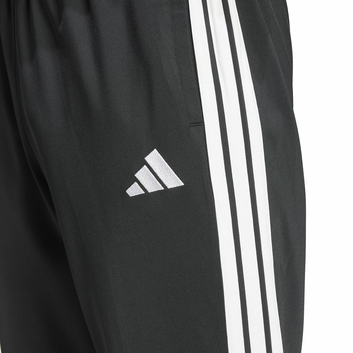 ADIDAS ROUPAS ESPORTIVAS<br>Conjunto esportivo essencial com 3 listras