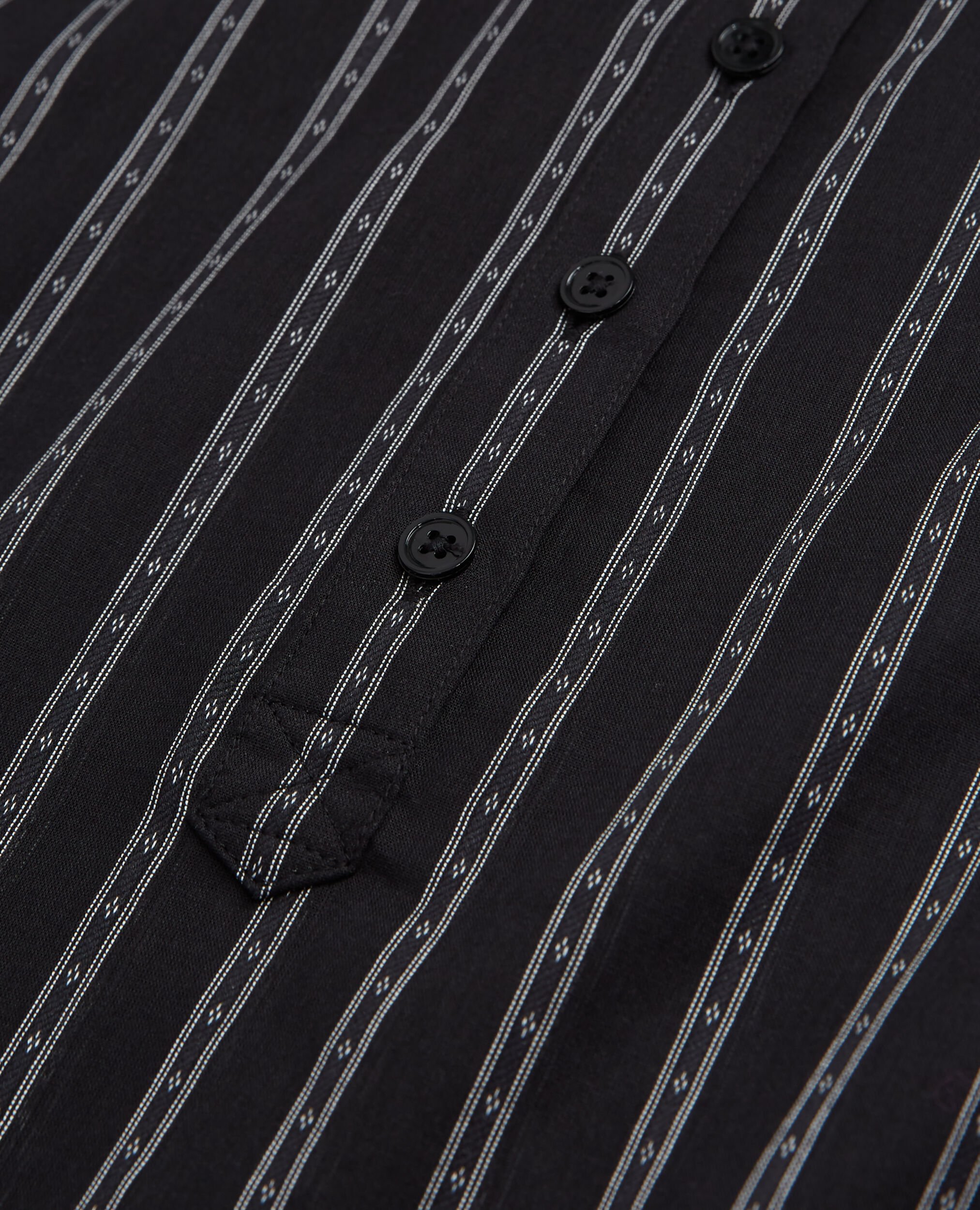Chemise à rayures noire