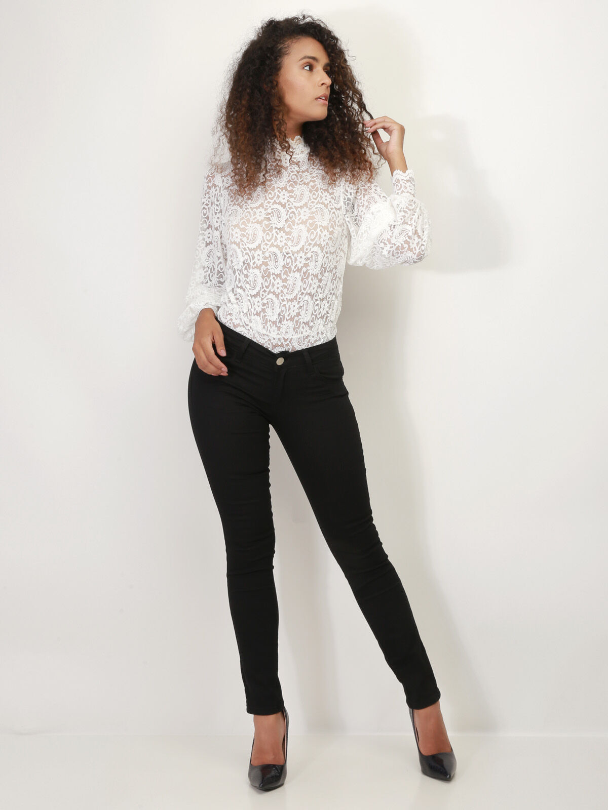 Jeans skinny avec nœuds sur les poches- Noir