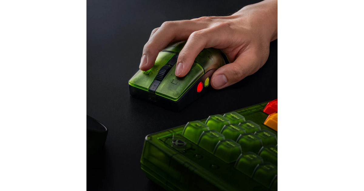 8BitDoRetro R8 Mouse - Xbox Edition  (Groen, 50 - 26000 DPI, Bluetooth / USB-C / 2.4 GHz)