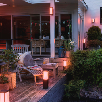 Philips Hue muurlamp Impress zwart - wit en gekleurd licht 16W - smal model