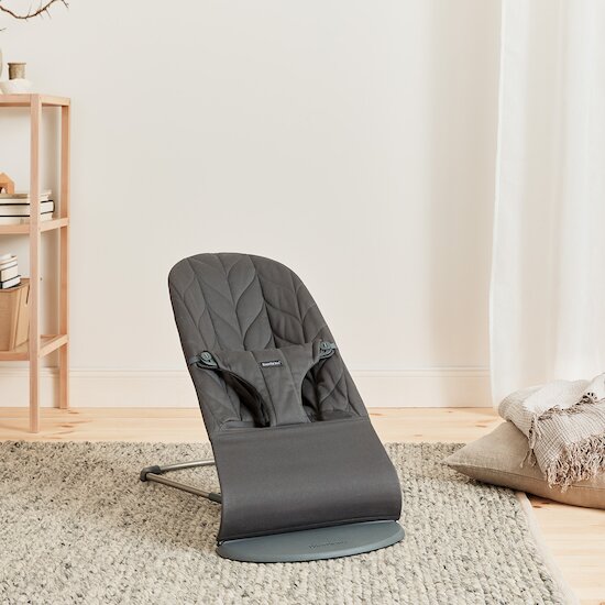 Transat Bliss Tissé   Matelassage pétale anthracite        de               BabyBjörn