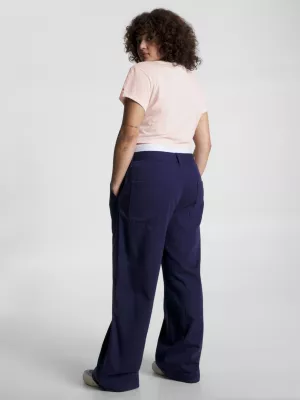 Camiseta cropped com logo essencial da Curve