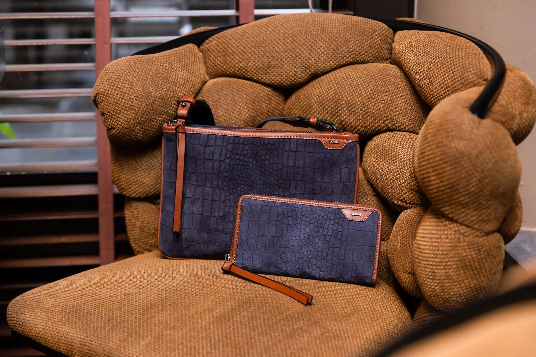 Berba | Riviera 245-110 | Suede crossbody