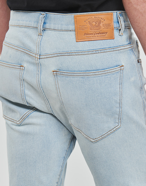 Diesel - 2021 - Bleu clair