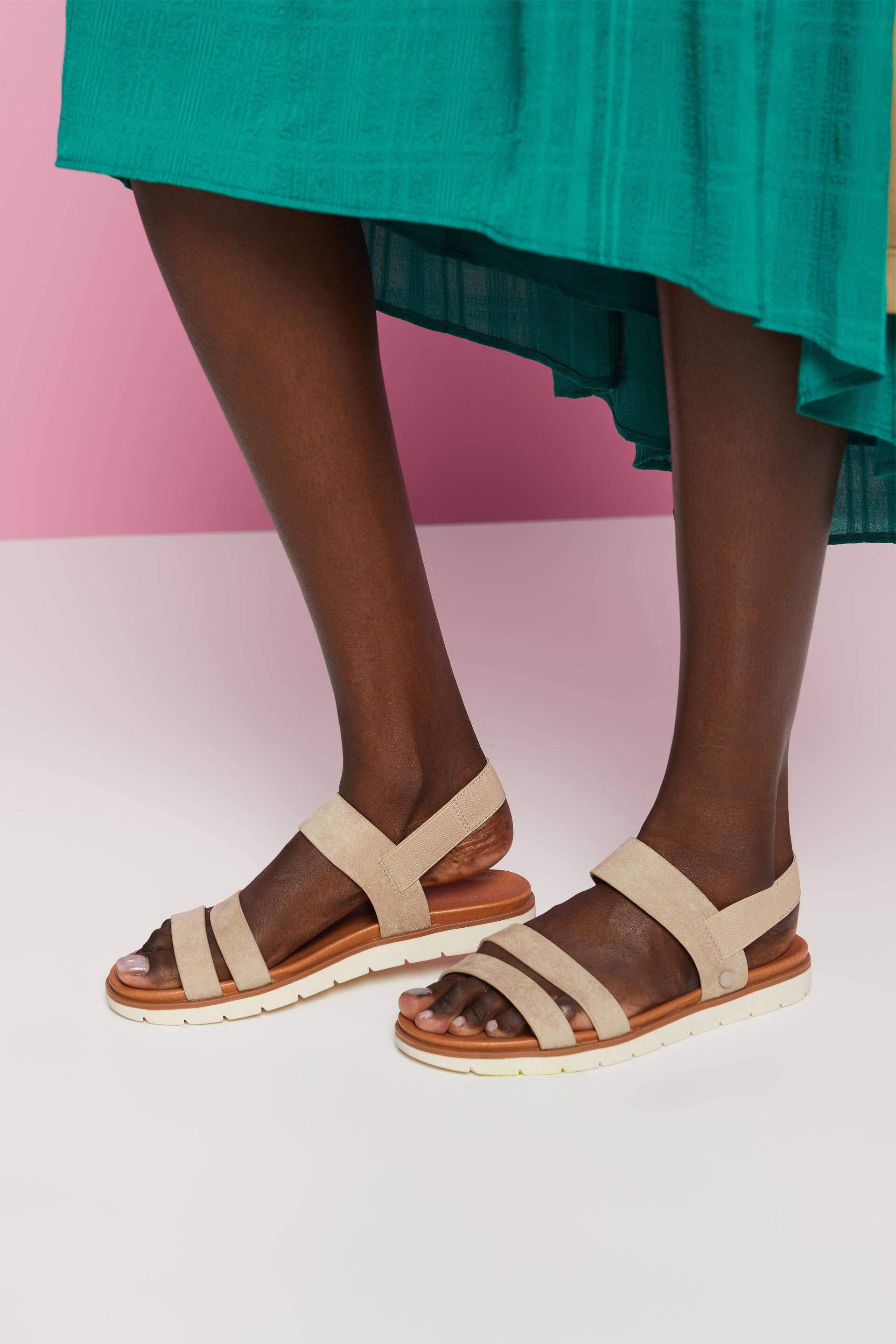 Sandales à brides multiples