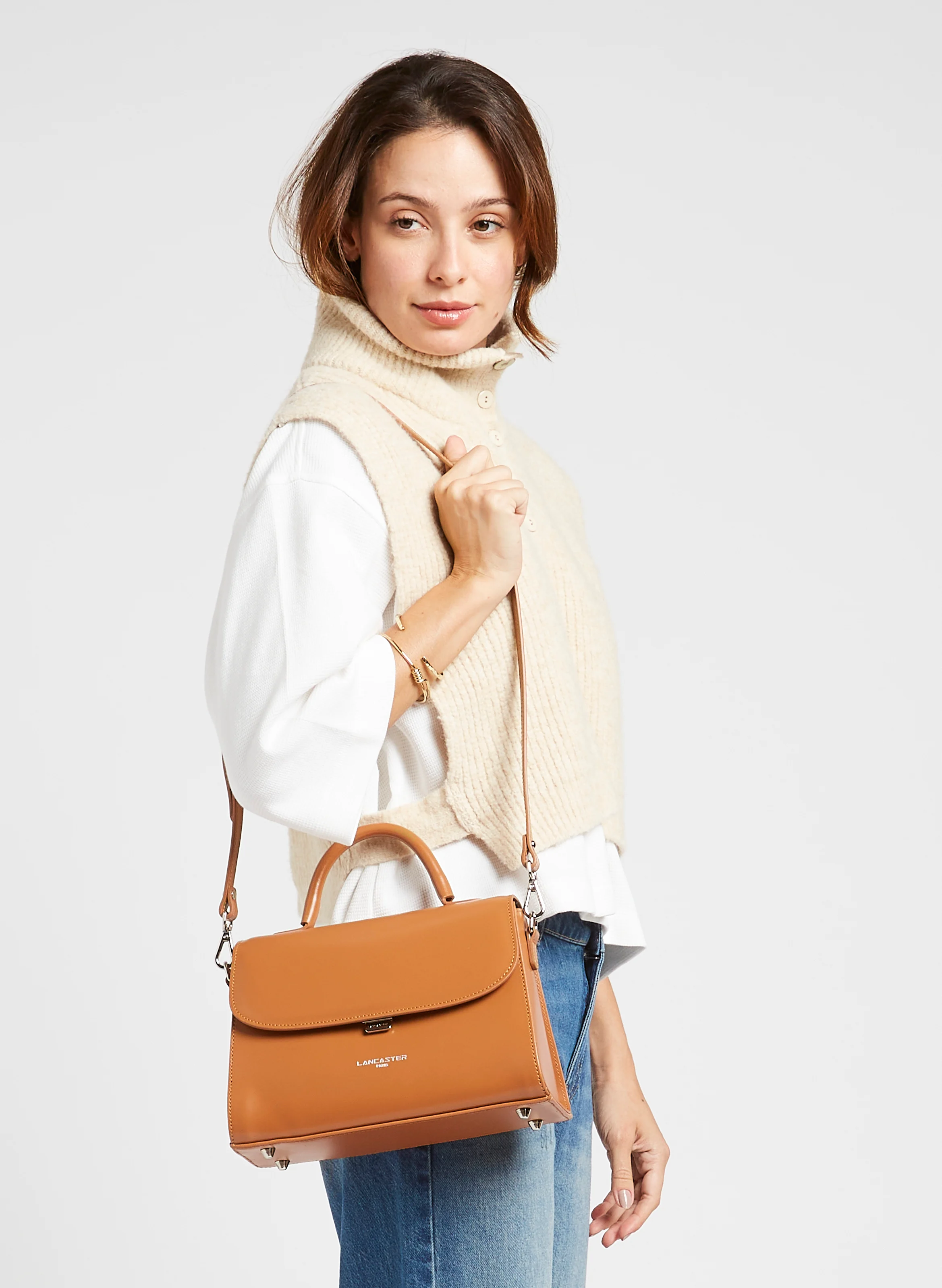 SUAVE EVEN - Sac à rabat en cuir lisse| Marron