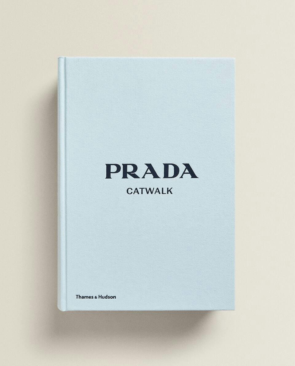 LIVRO DA PASSARELA DA PRADA