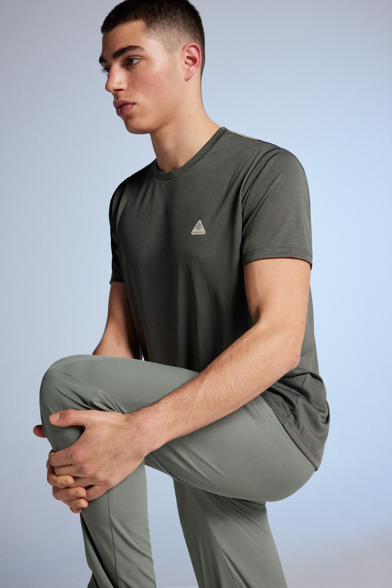 Camiseta Outdoor com recortes - cáqui escuro