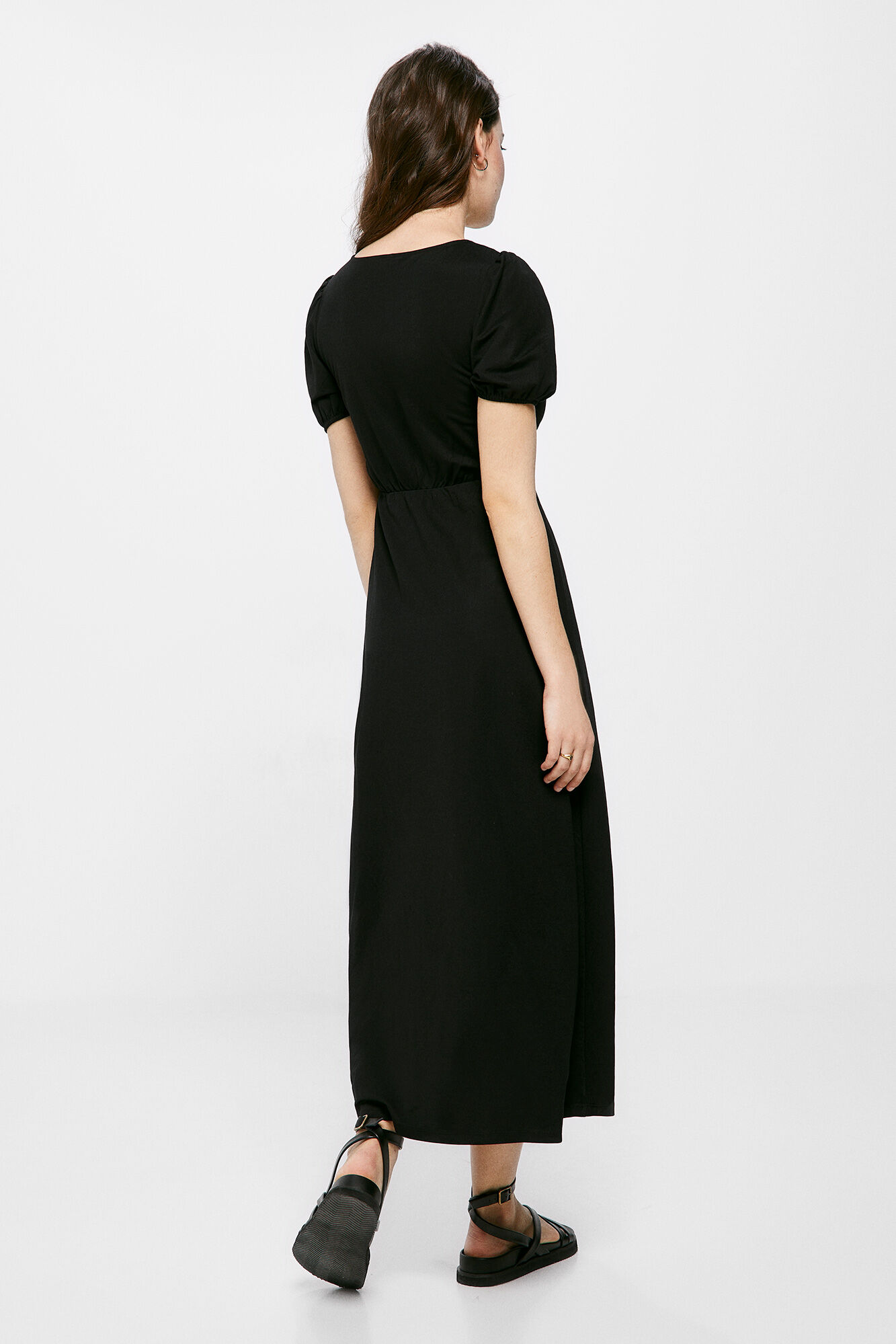 Vestido midi liso com detalhe de lavagem - Preto