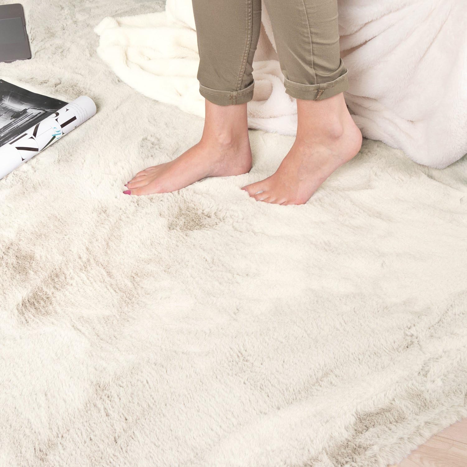 FRAAI | Home & Living Hochflor Teppich - Comfy Supreme Creme - Shaggy, Einfarbig - Modern, Skandinavisch - Wohnzimmer, Esszimmer, Schlafzimmer - Fellteppich - Carpet