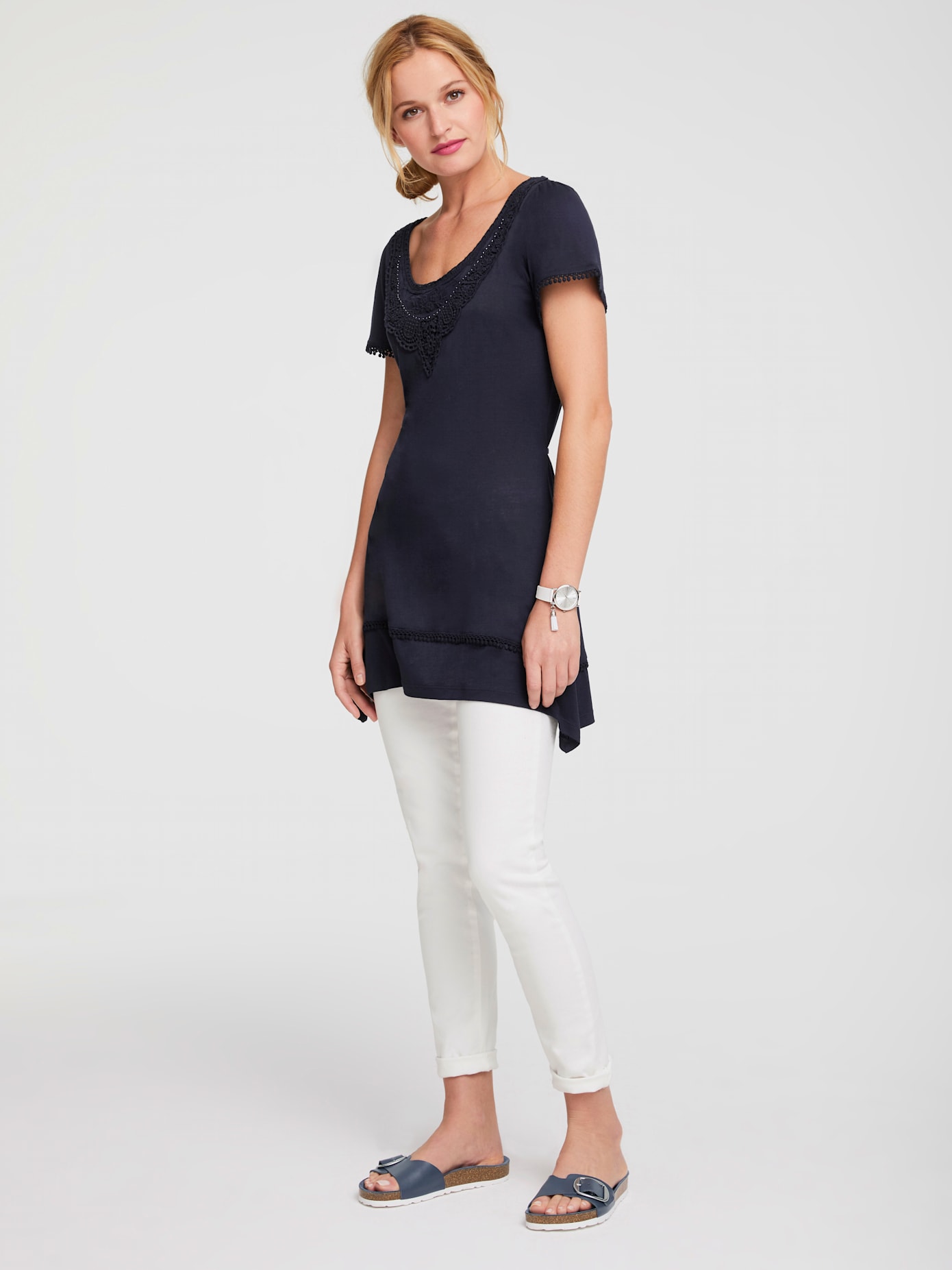 T-shirt long superbes détails en dentelle à l'encolure