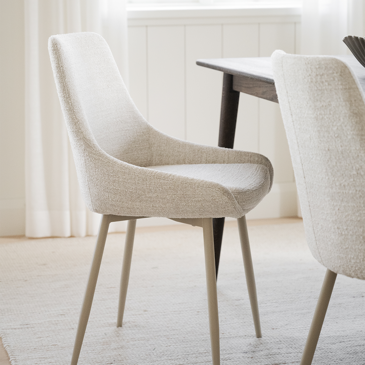 Eetkamerstoel Sierra - beige poten Licht beige