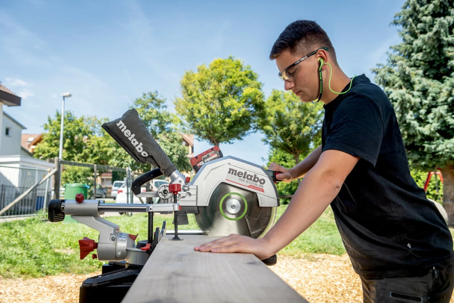 Metabo KGS 18 LTX BL 305 LiHD Accu afkortzaag set (2x 8Ah) - 305 x 30 mm