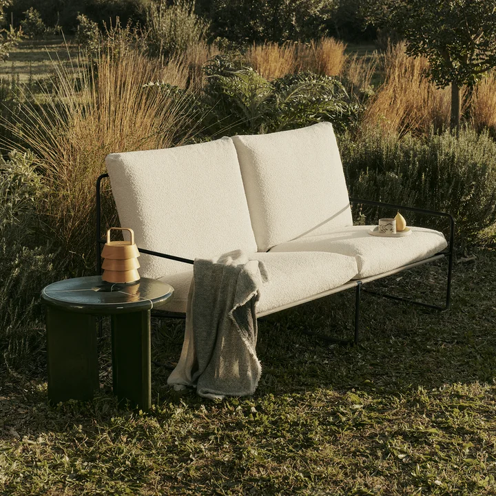 Ferm Living - Desert Dolce Outdoor 2-Sitzer Sofa - schwarz / dark sand
