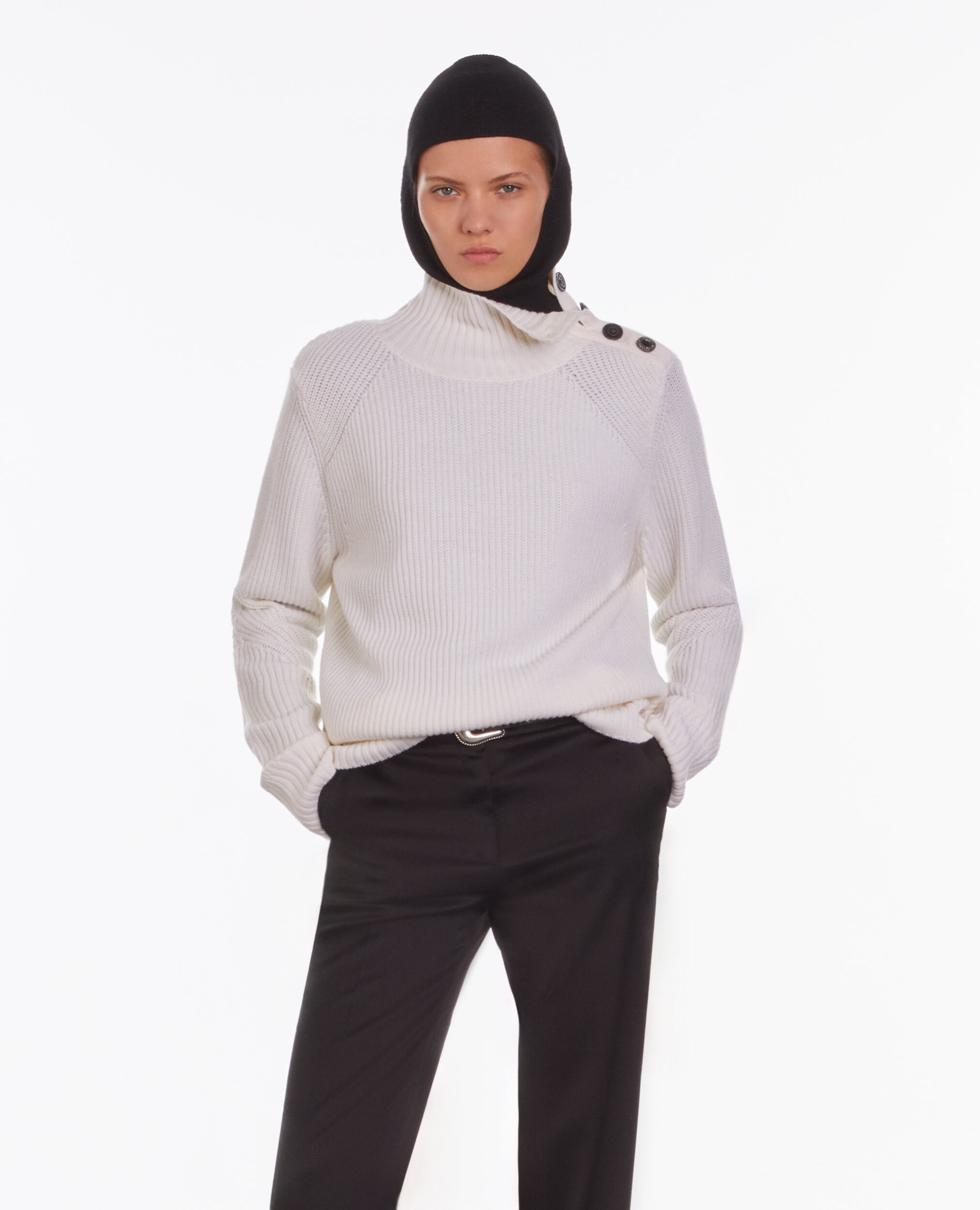 Pull écru en laine avec boutons bijoux