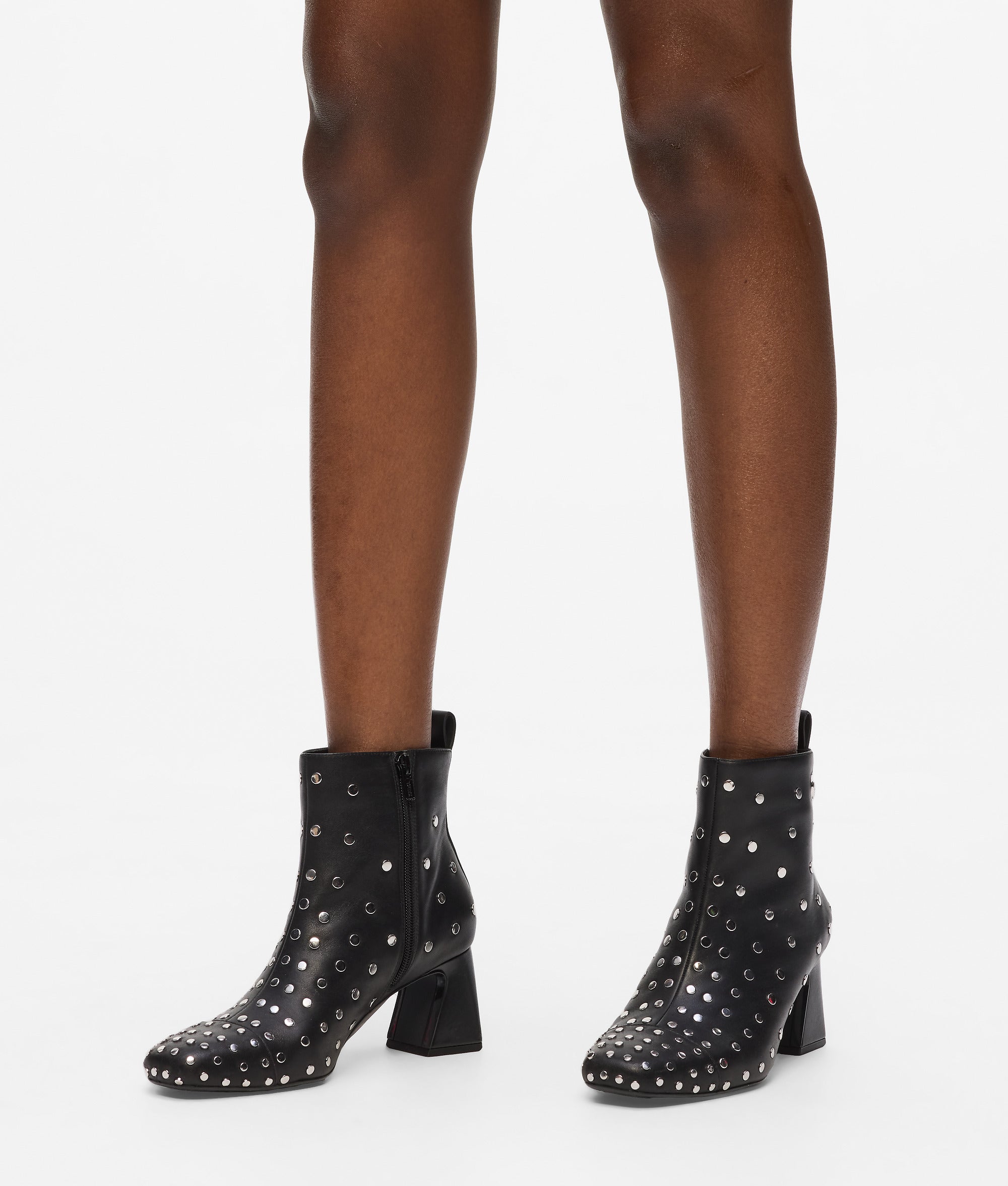 Beata Enkellaarzen met studs