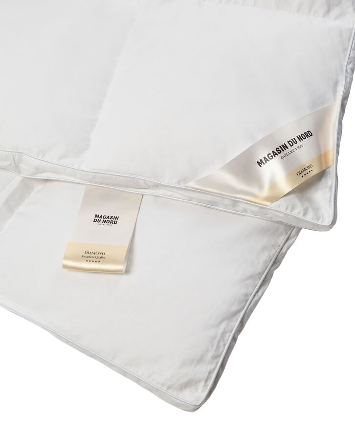 Magasin du Nord Collection Diamant Gåsedunsdyne - Varm 140x220 cm. Hvid