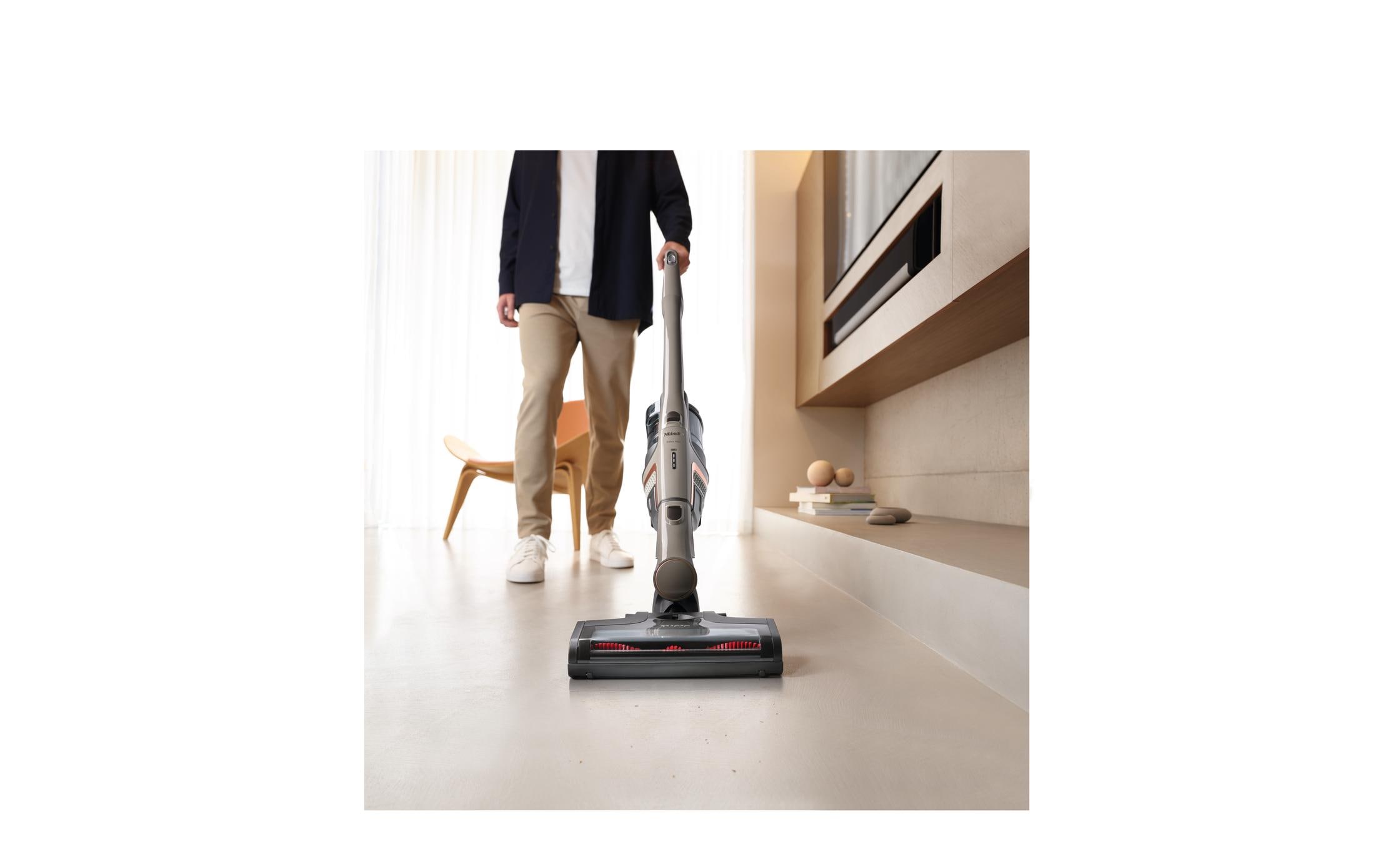 Triflex HX2 Performance Kaschmirgrau<br>Akku-Staubsauger mit zusätzlicher Batterie und Handelektrobürste