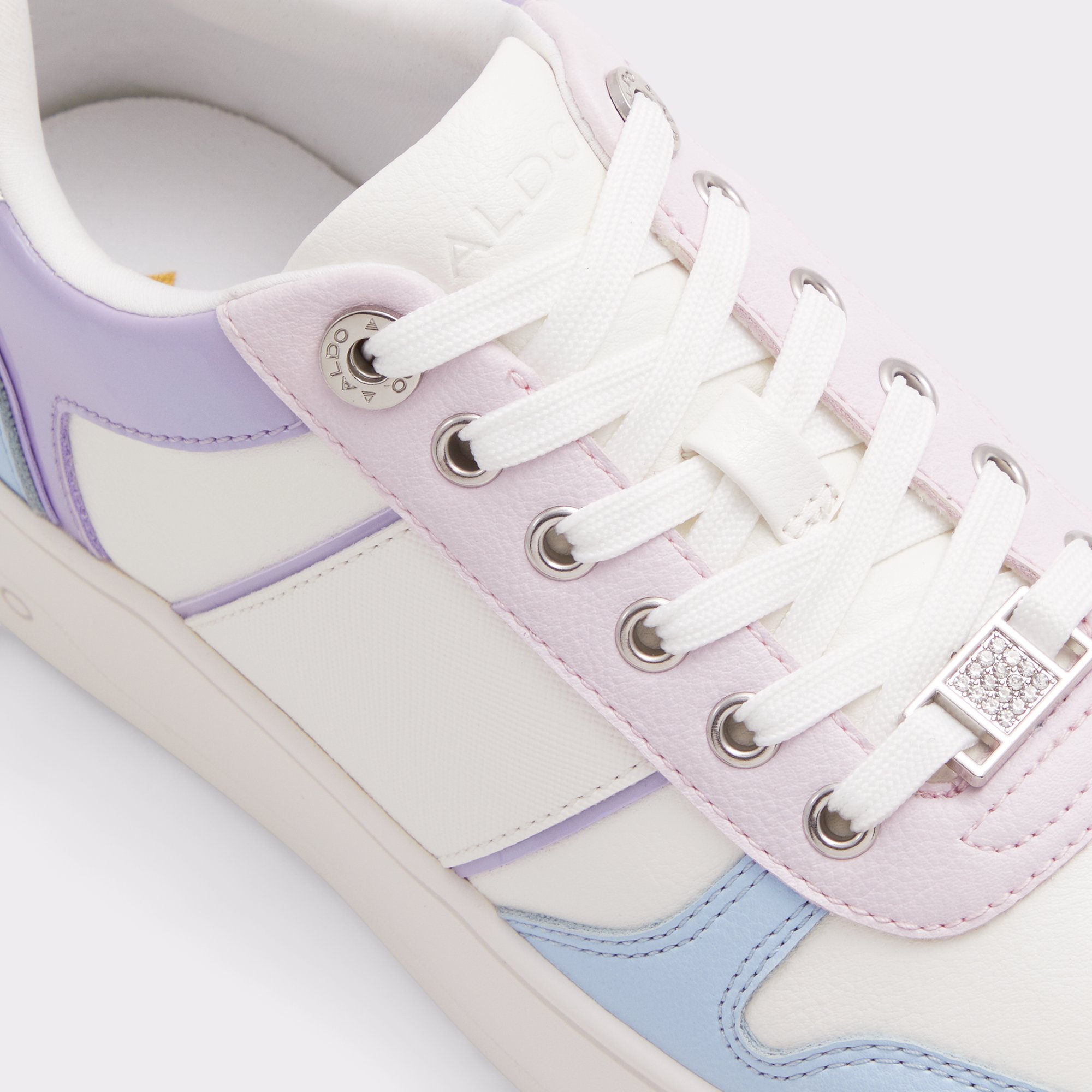 Clubhouse-l Blue Women Low top sneakers