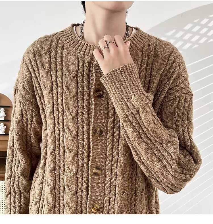 Nikoflin - Effen cardigan met ronde hals en kabelmotief