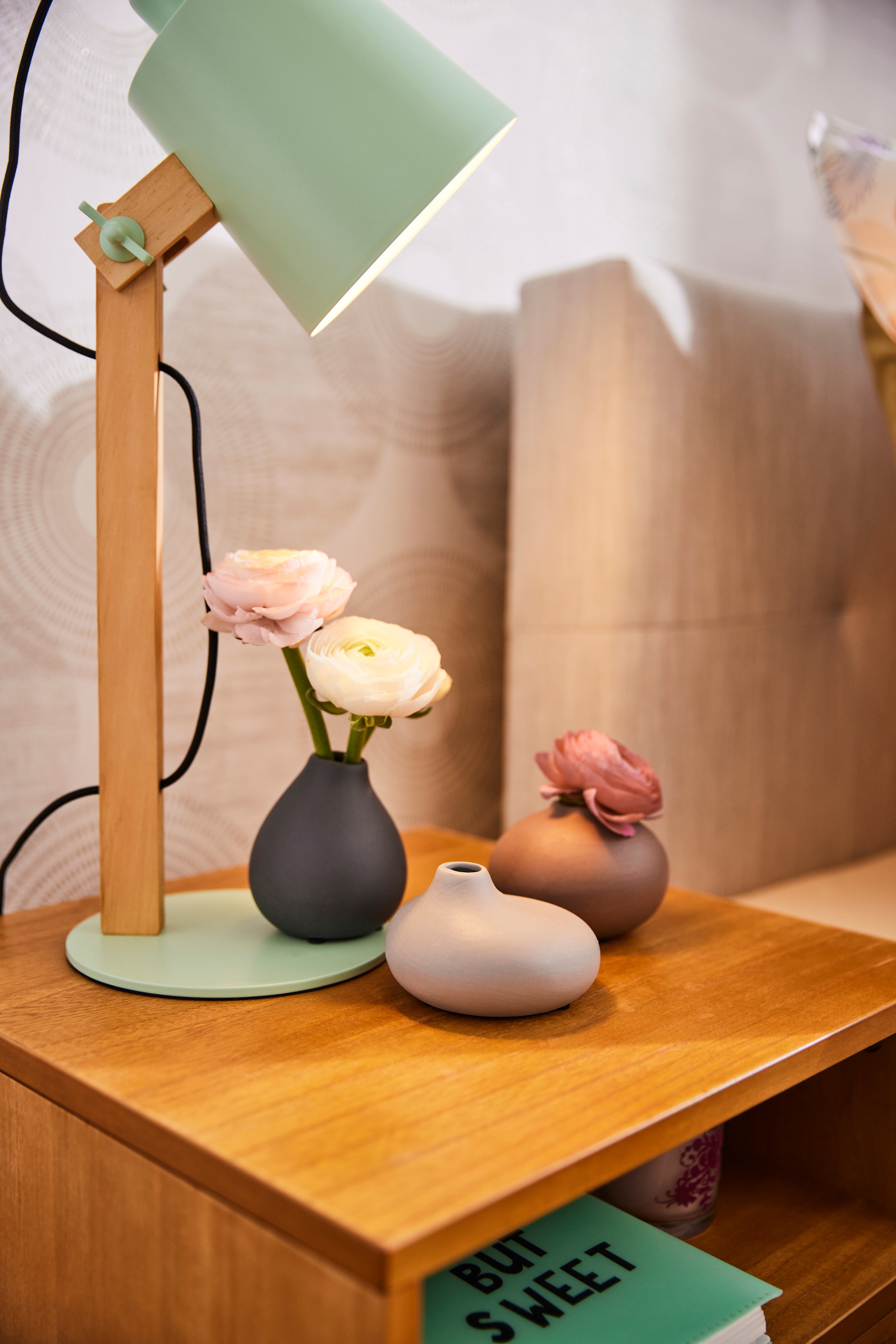 BLOMUS Dekovase »NONA, aus Porzellan, unglasiert« Vase in 3 unterschiedlichen und aussergewöhnlichen Formen