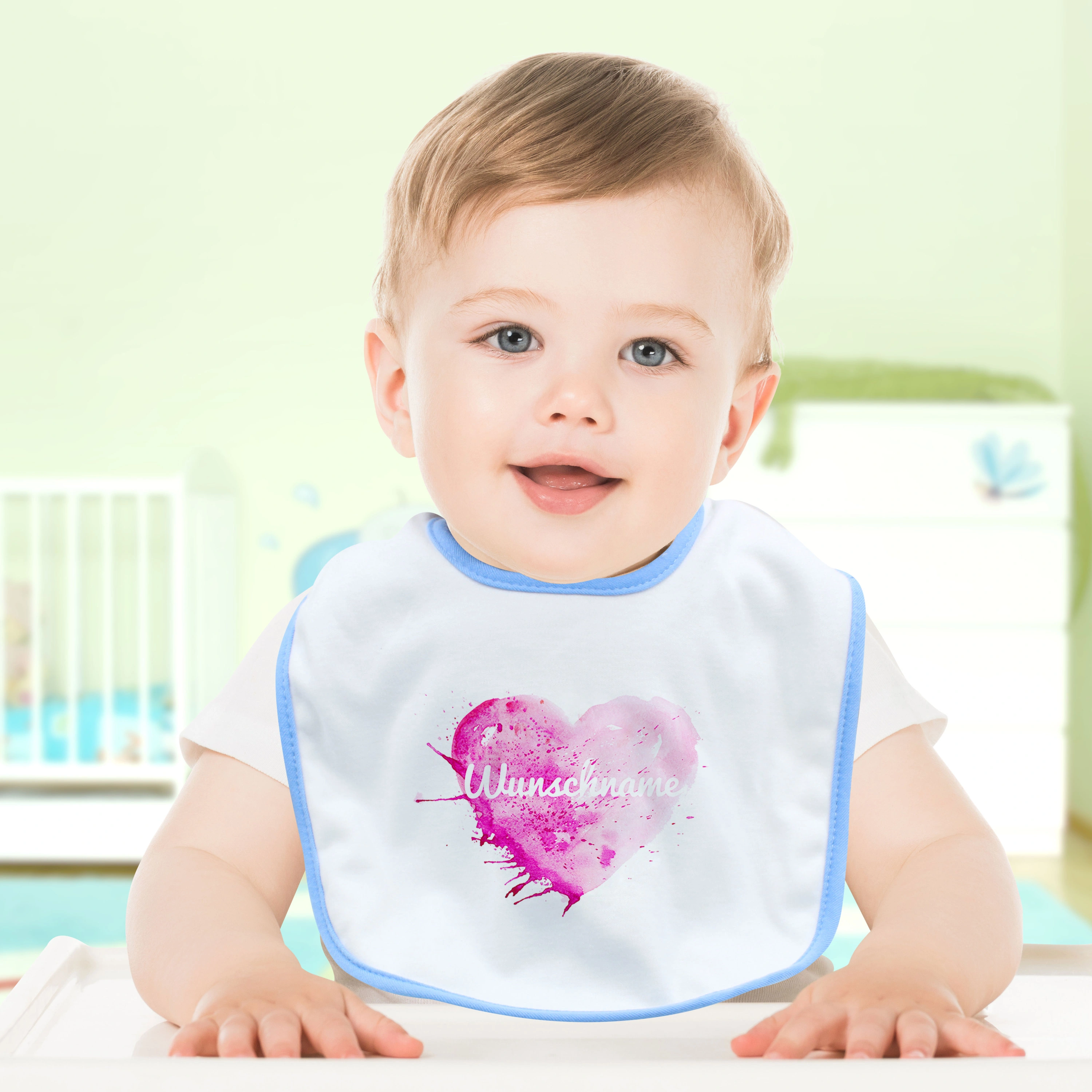 Baby-Lätzchen mit Namen, blau (Motiv: Painted Heart)