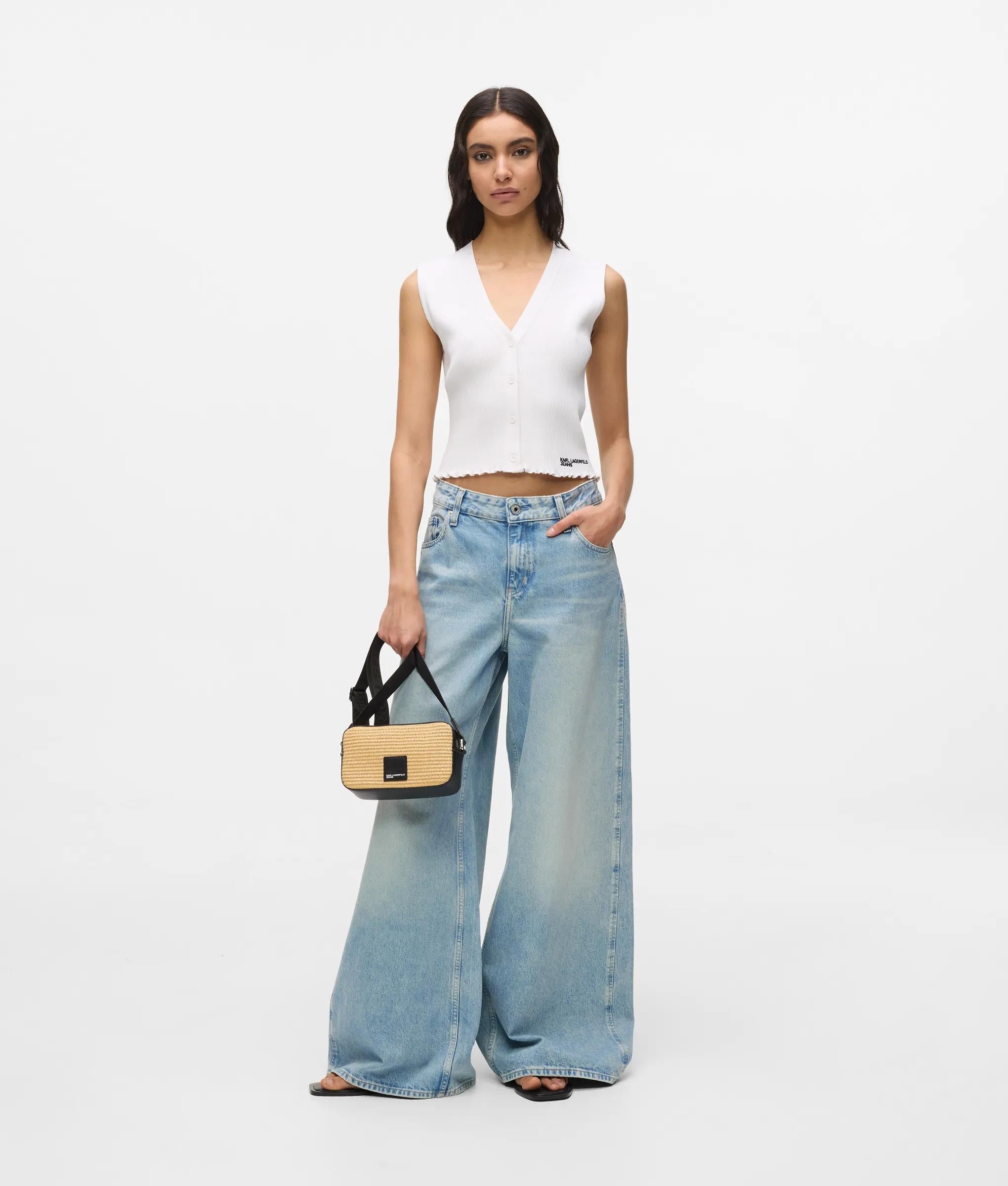 Laag model jeans met wijde pijpen en panelen