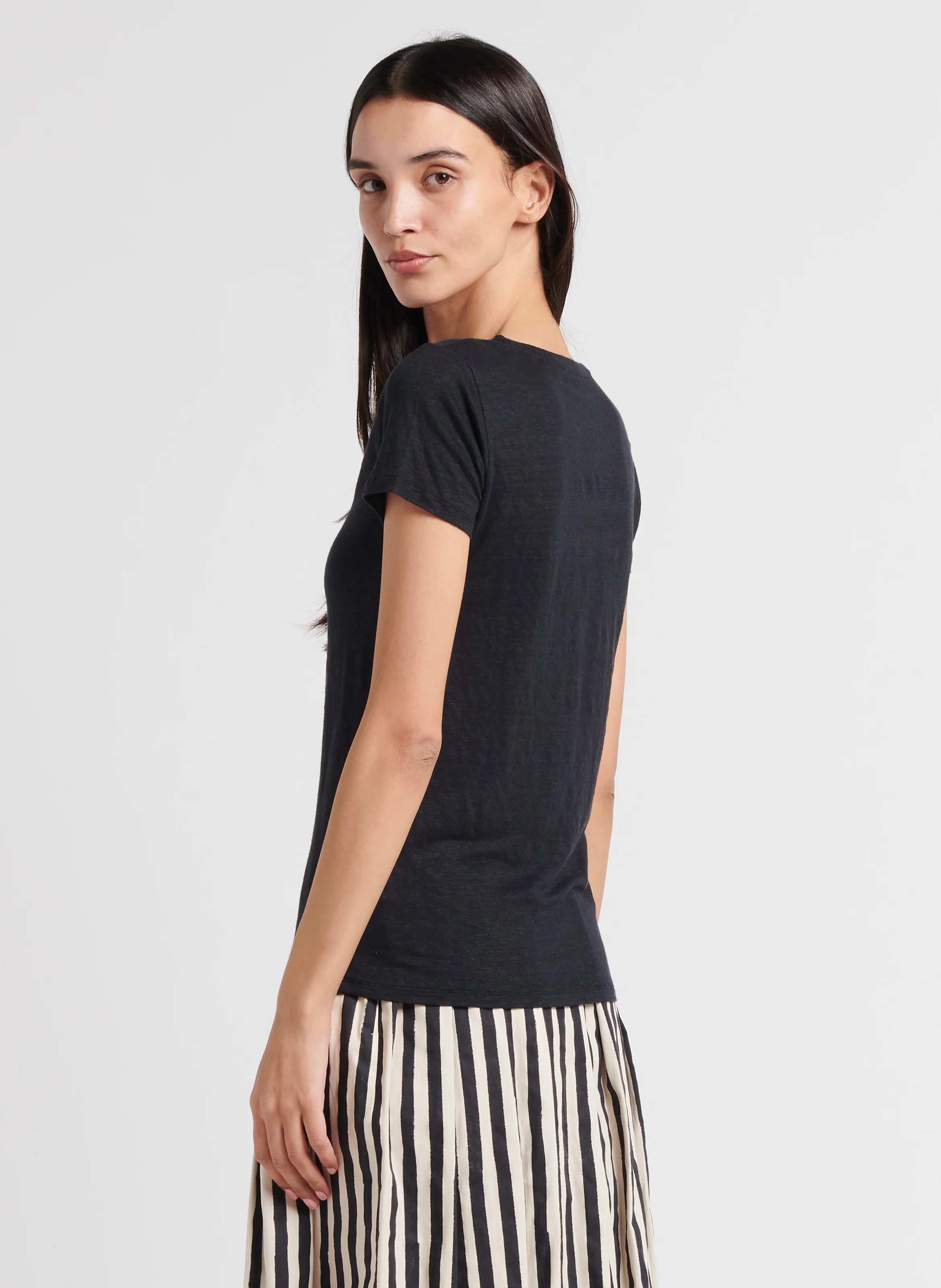 Tee-shirt col V moulant en lin strectch | Noir