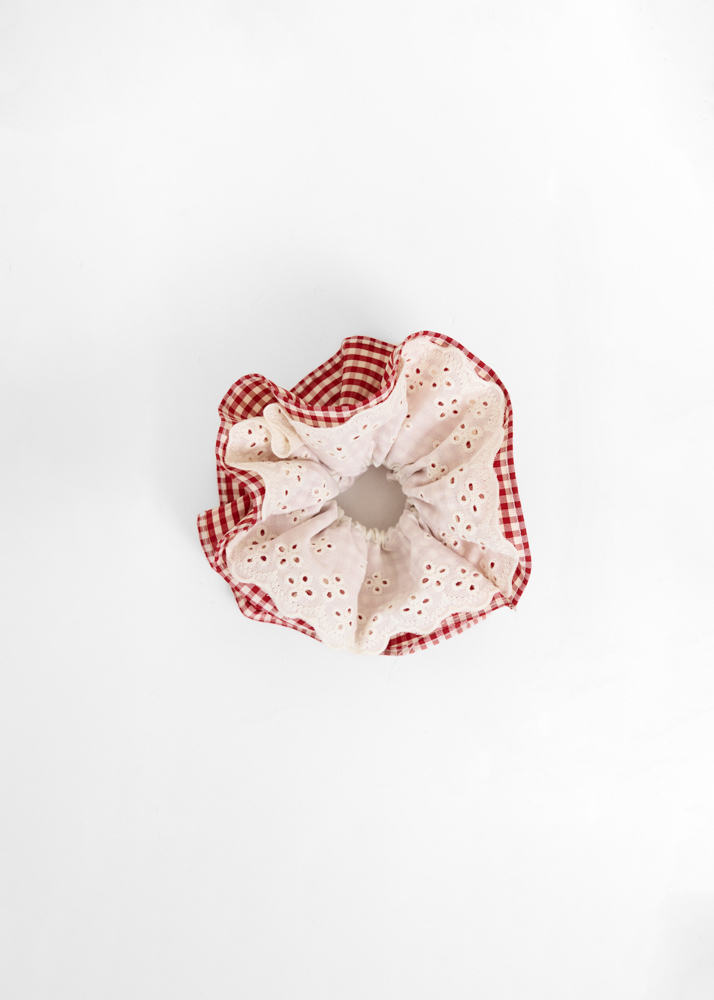 Sunday scrunchie rood