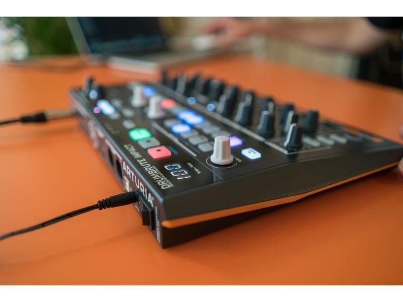 Arturia Drum Machine Drumbrute Impact Analoger Drum-Synth