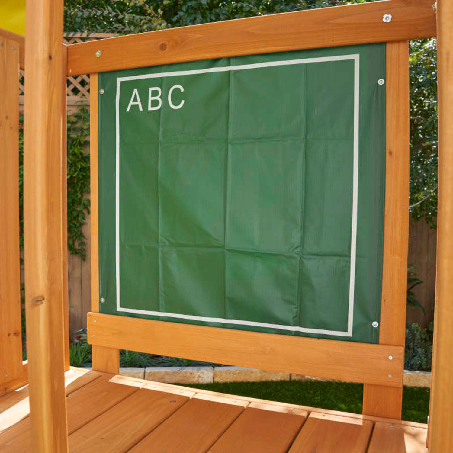 KidKraft Houten Speelhuis met Glijbaan en Schommels