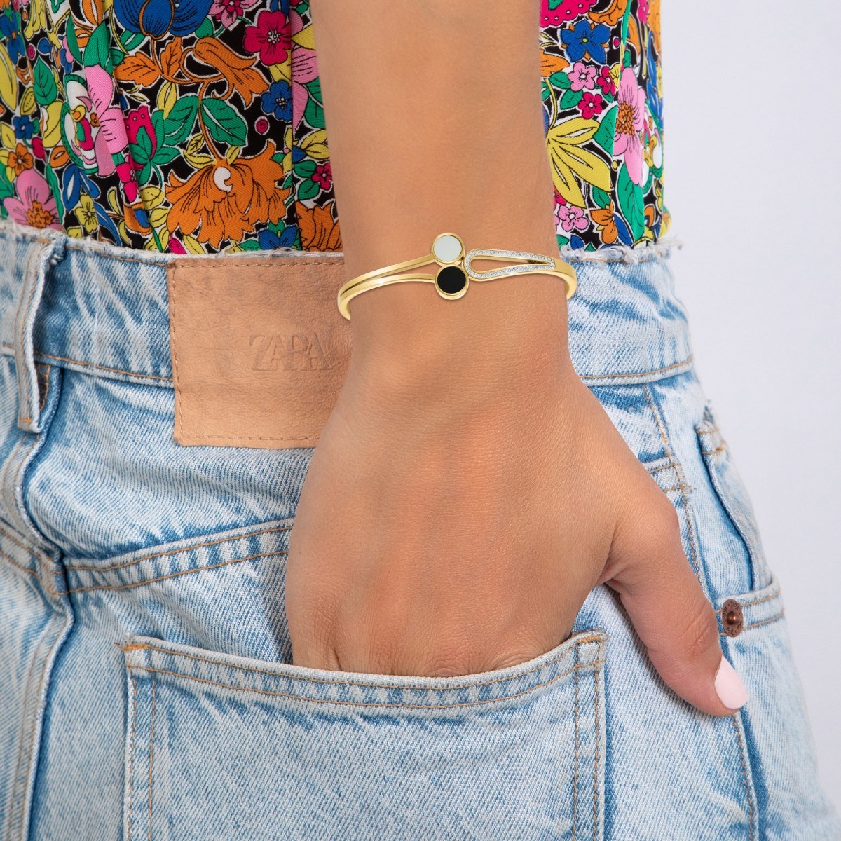 Bracelet par SC Bohème orné de nacre blanche et de Cristaux scintillants