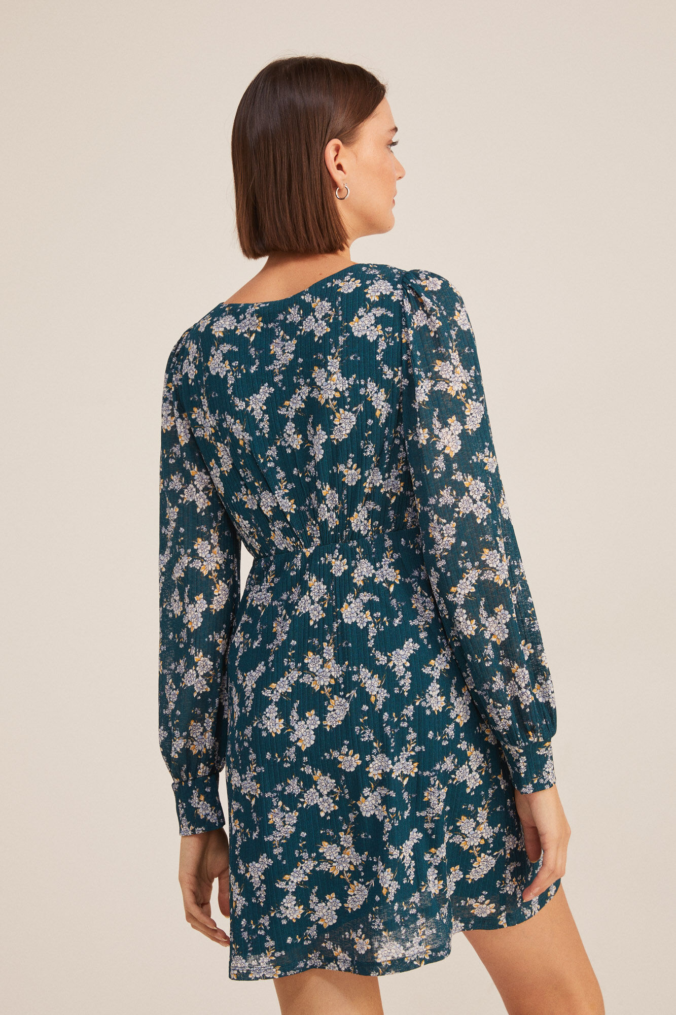 Vestido com estampa floral - preto