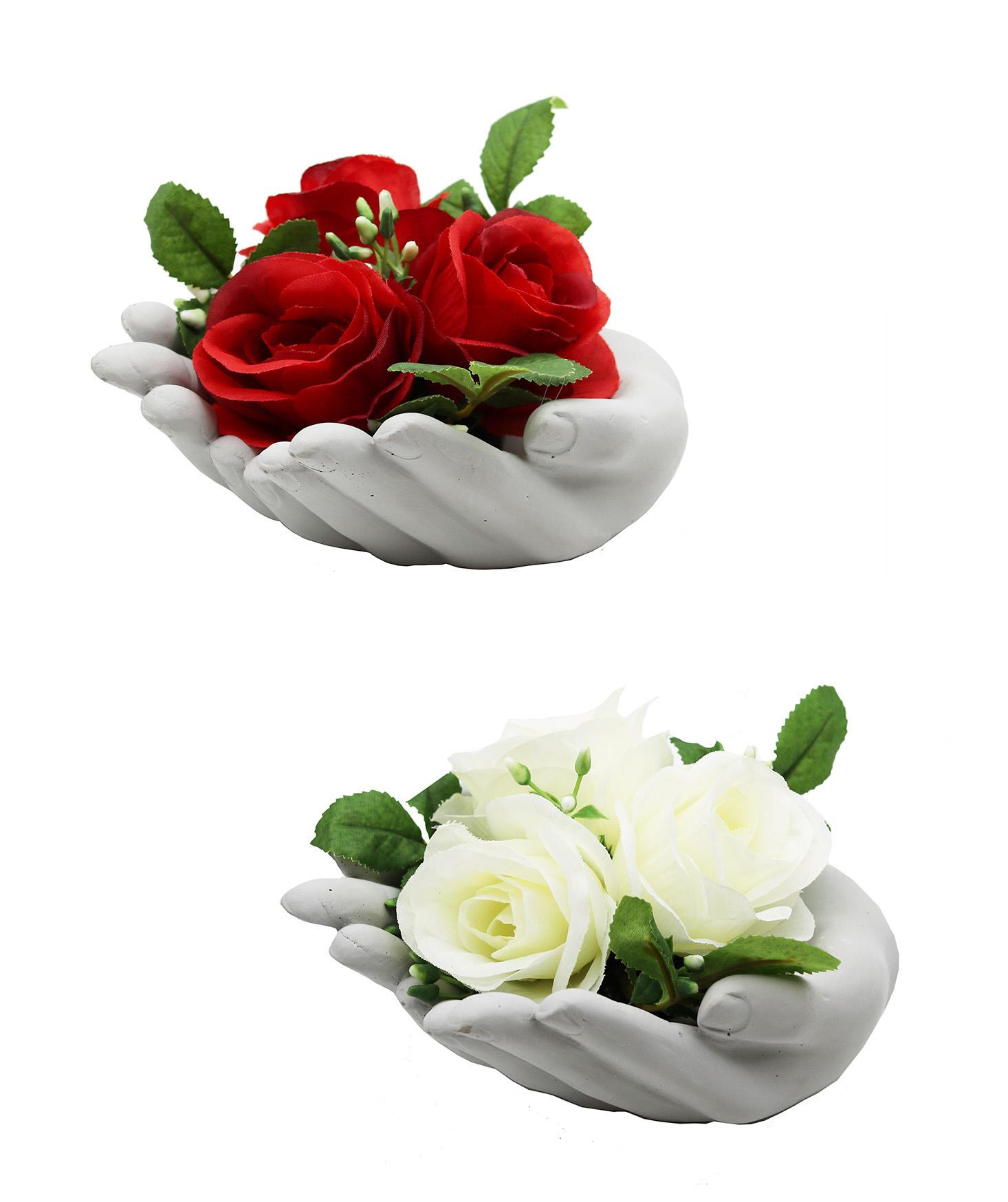 3 BOUTONS ROSES CIMENT MAINS JOINTES H.8CM ROUGE ET BLANC