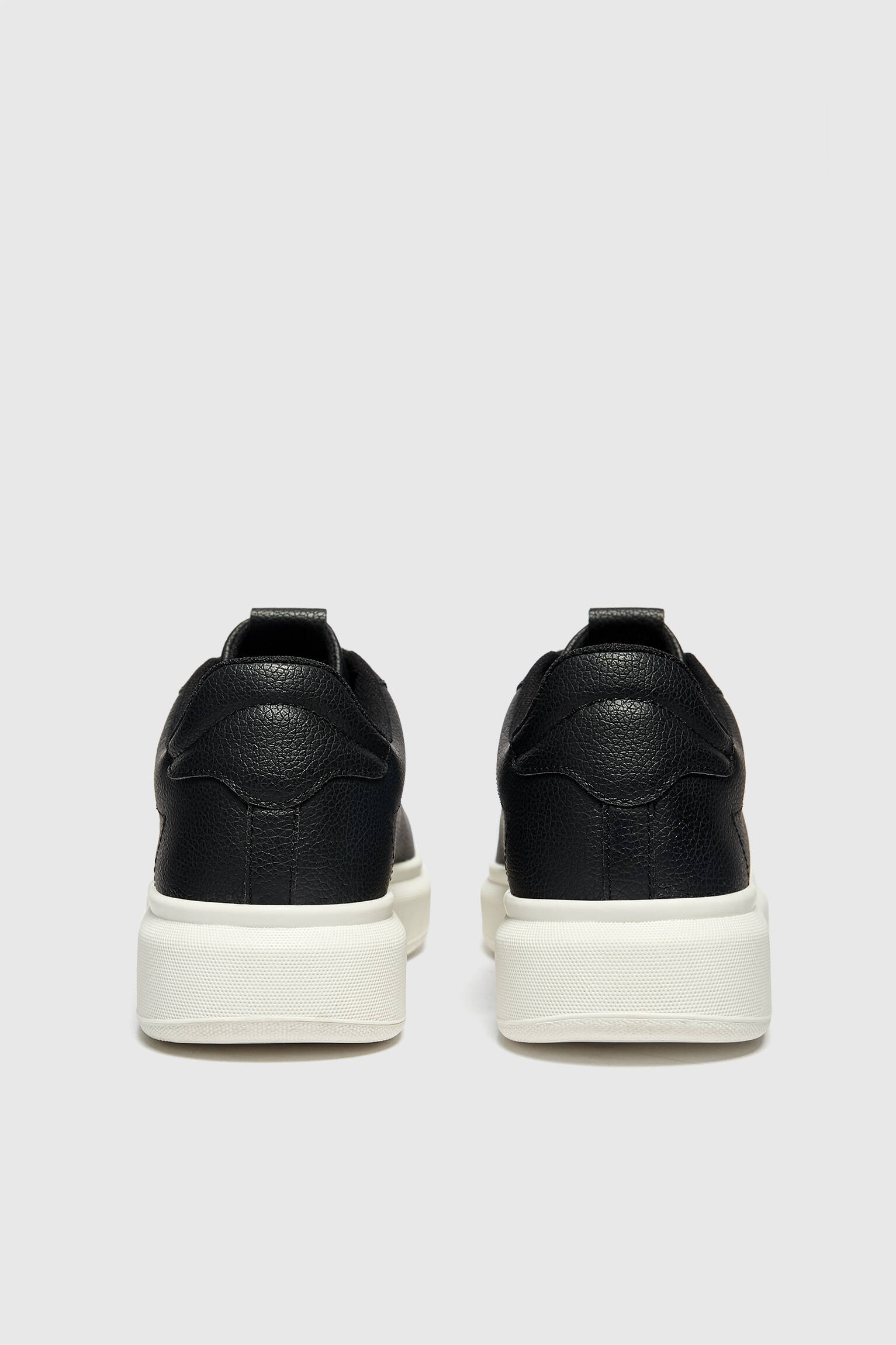 TÊNIS CASUAL COM VOLUME - PRETO