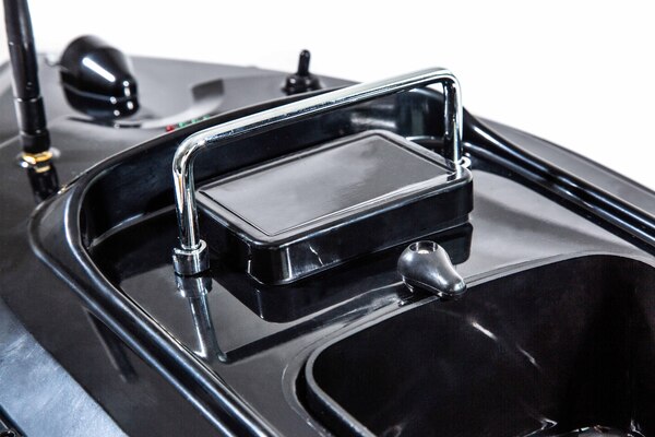 Bateau amorceur Navicarp Trooper