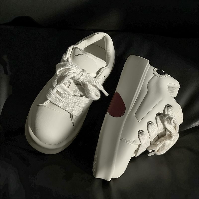 HANO - Tweekleurige veterschoenen met hartjesprint