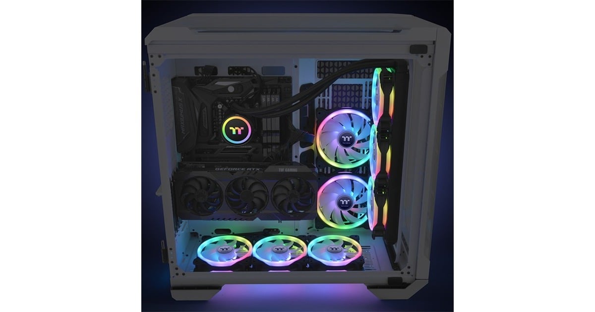 ThermaltakeSWAFAN 14 RGB 140x140x25 case fans  (Zwart, 3 stuks, 140 x 140 x 25 mm, 3 stuks, incl. controller)