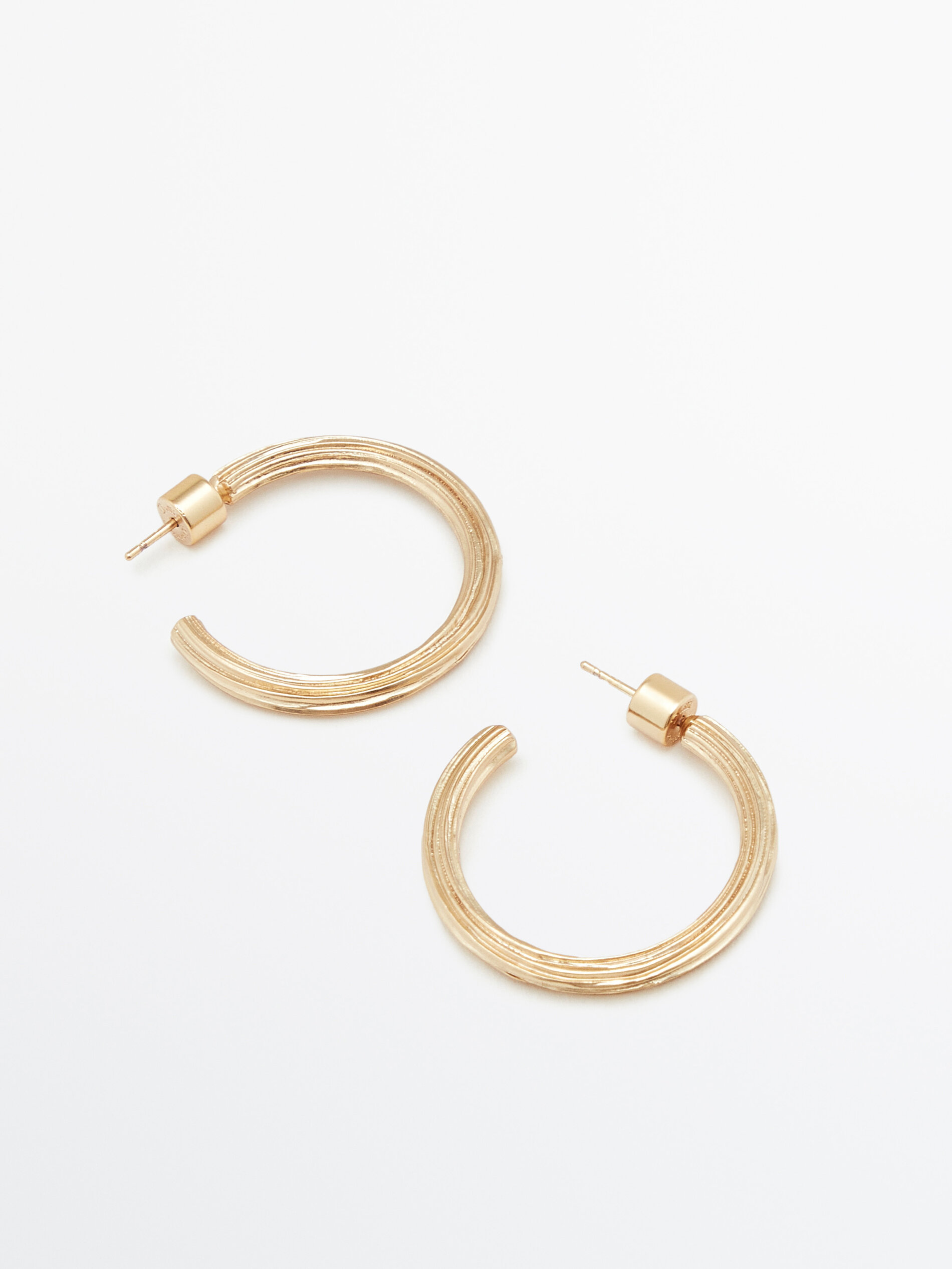 Pendientes aros medians textura banho dourado - DORADO