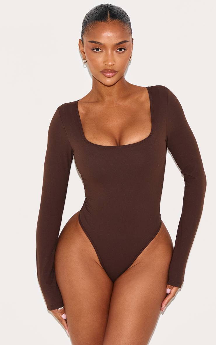 Chocolat Body Moulant À Manches Longues Et Encolure Carrée Avec Soutien-gorge Intégré Shape